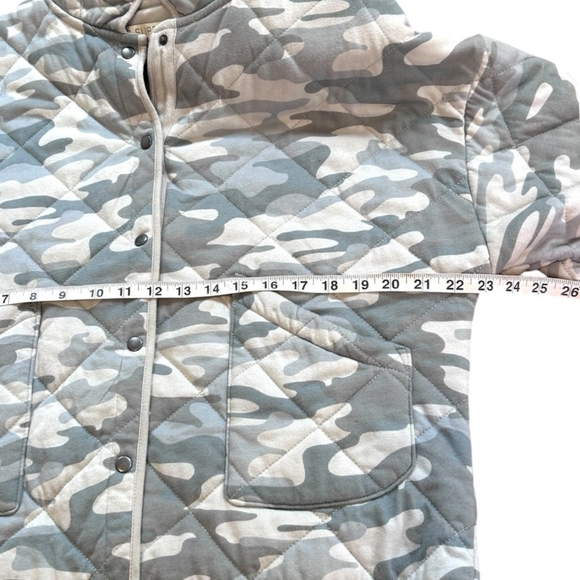 Z Supply Maya Quilted Jacket Coat Camo Medium - Picture 5 of 5